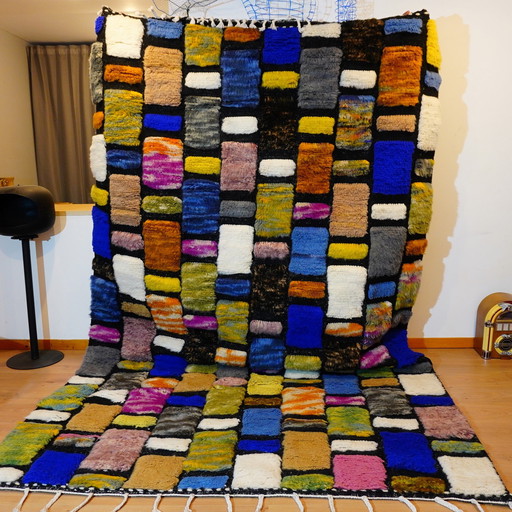 Marokkanischer Berberteppich – 316 cm x 202 cm – farbige Wolle