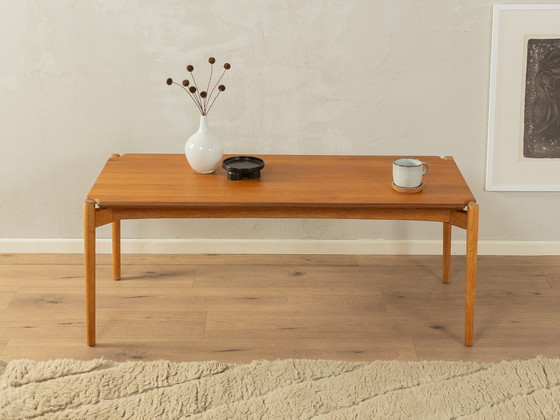 Image 1 of klassischer langer Couchtisch mit schwebender Tischplatte