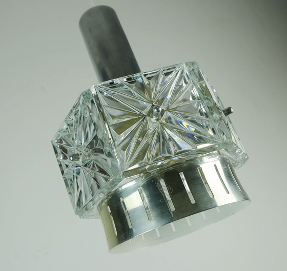 Image 1 of PENDELLEUCHTE Kristallglas und Metall 6 Glasprismen 1960er Jahre 2 verfügbar