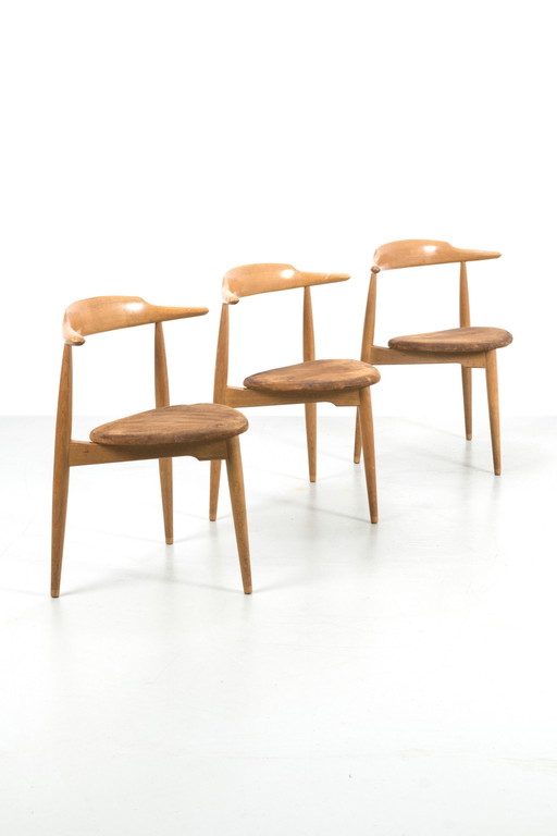 3x Hans Wegner Herzstühle