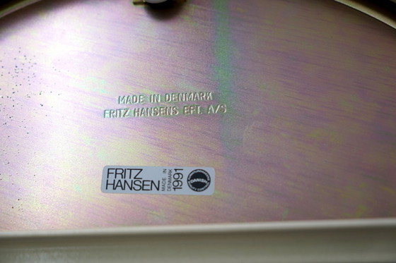 Image 1 of Mid-Century Pelikan Esszimmerstühle und Pelikan Tisch von Fritz Hansen, 5er Set