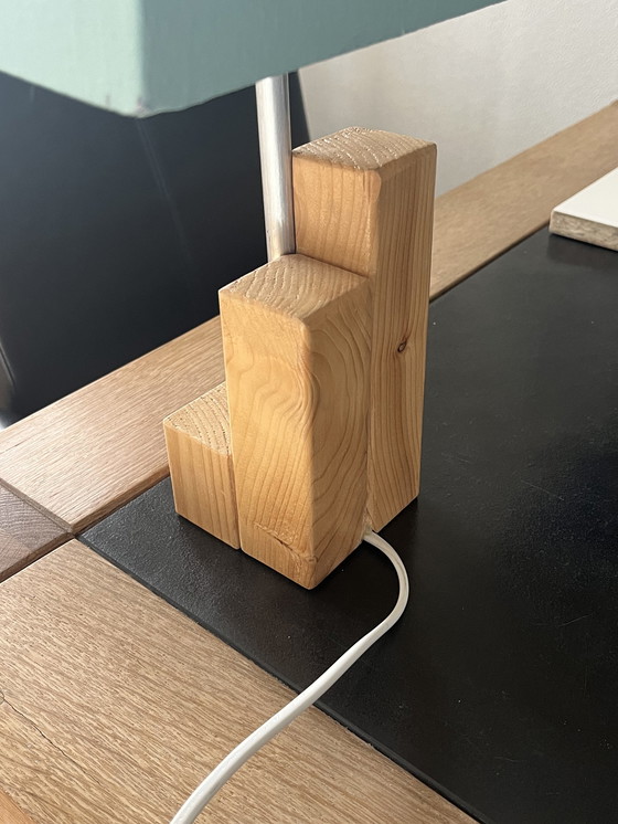 Image 1 of Design Beistelltisch + Lampe aus Kiefernholz