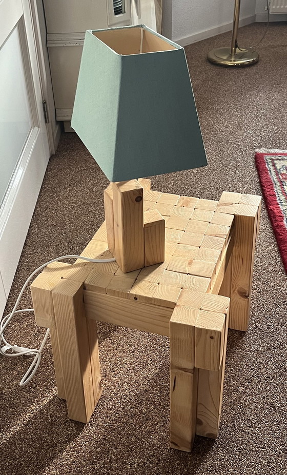 Image 1 of Design Beistelltisch + Lampe aus Kiefernholz