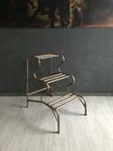 Alte Treppe aus Gusseisen Farbe Gold