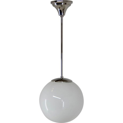 Satz von 3 Vintage Art Deco Pendelleuchten mit Opalglasschirmen