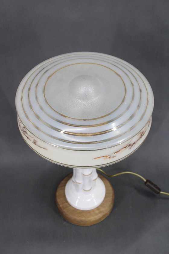 Image 1 of 1940er Jahre restaurierte Keramik-Tischlampe mit Glasschirm