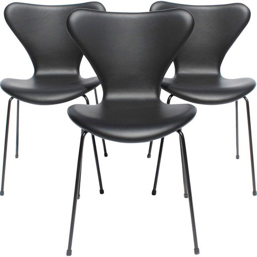 Satz von 3 Vintage-Stühlen Modell 3107 von Arne Jacobsen für Fritz Hansen, 2016