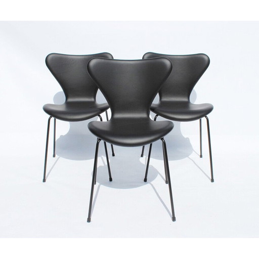 Satz von 3 Vintage-Stühlen Modell 3107 von Arne Jacobsen für Fritz Hansen, 2016