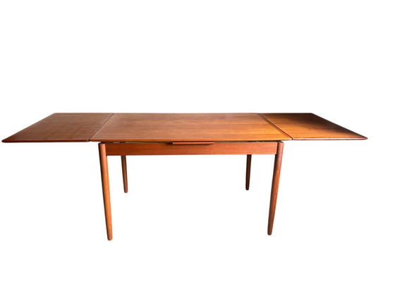 Image 1 of Danish Design - Ausziehbarer Esstisch Aus Teakholz Von Willy Sigh Für H. Sigh And Sons Mobelfabrik In Dänemark - 60Er Jahre