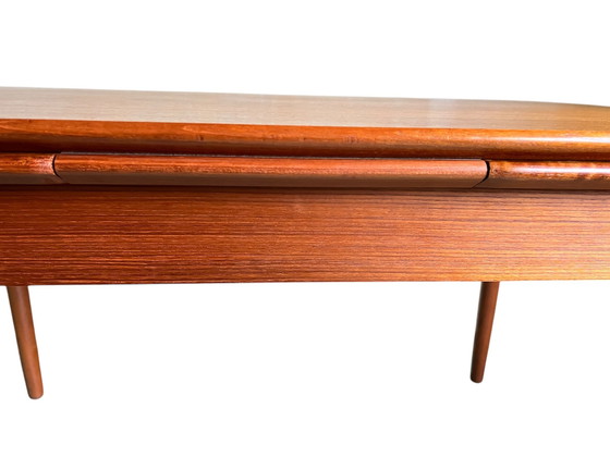 Image 1 of Danish Design - Ausziehbarer Esstisch Aus Teakholz Von Willy Sigh Für H. Sigh And Sons Mobelfabrik In Dänemark - 60Er Jahre
