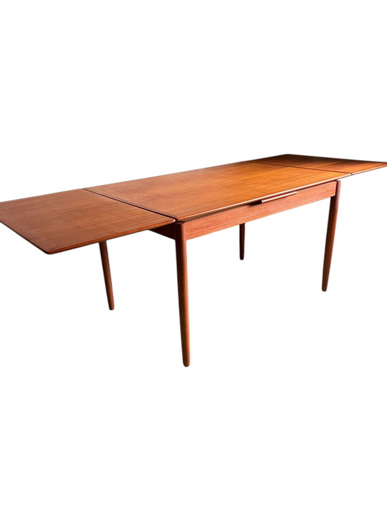 Image 1 of Danish Design - Ausziehbarer Esstisch Aus Teakholz Von Willy Sigh Für H. Sigh And Sons Mobelfabrik In Dänemark - 60Er Jahre