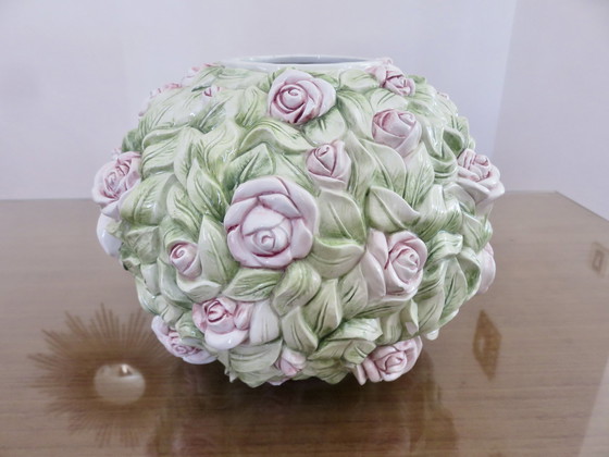 Image 1 of Vase aus Barbotine mit Blumenmotiv, Rosenmassiv, 1960