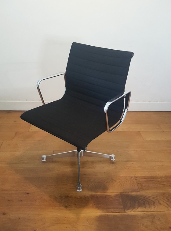 Image 1 of Vintage Aluminium EA 108 Bürostuhl von Charles & Ray Eames für Herman Miller