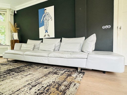 Natuzzi Graues Ledersofa mit Hocker