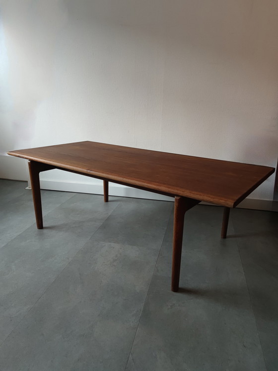 Image 1 of Couchtisch mit dänischem Design von Hans J. Wegner, GE15