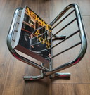 Rohrrahmen Bauhaus-Stil Magazin Rack aus den 60er / 70er Jahren.