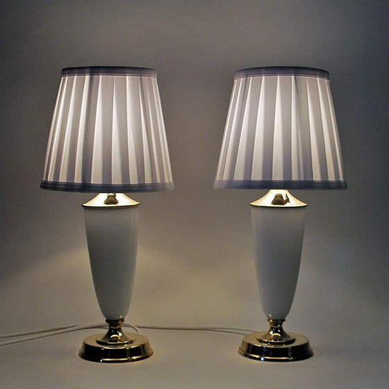 Image 1 of Paar Tischlampen aus Opalglas und Messing von Høvik, Norwegen 1956