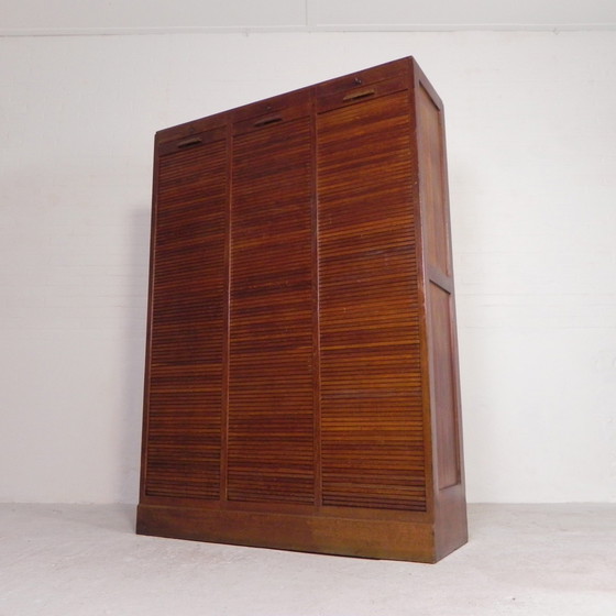 Image 1 of Rollladenschrank aus Eiche mit 3 Rollläden, 180 cm hoch