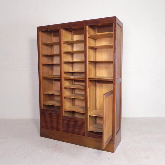 Image 1 of Rollladenschrank aus Eiche mit 3 Rollläden, 180 cm hoch