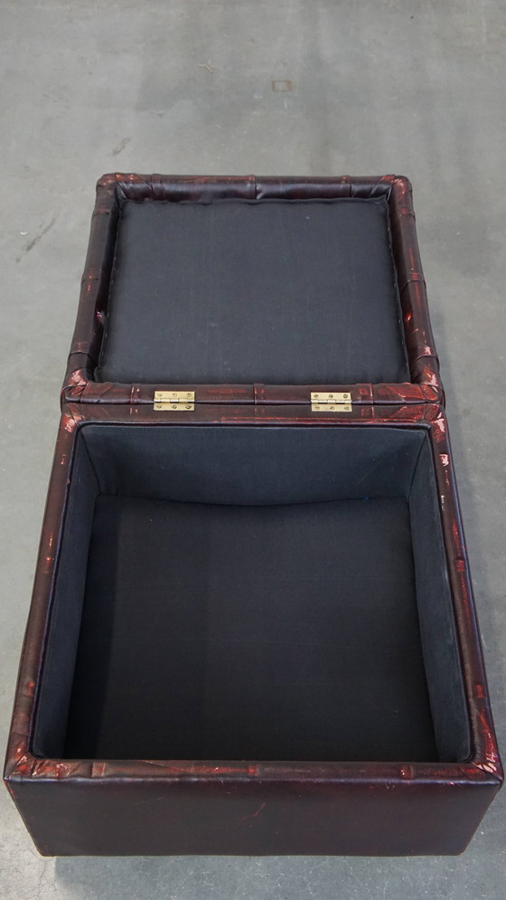 Image 1 of Roter Rindsleder Chesterfield Hocker auf Rädern