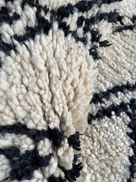 Image 1 of Marokkanischer Schwarz - Weiß Berberteppich