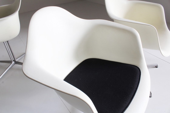 Image 1 of 2x Vitra Eames DAL Stuhl