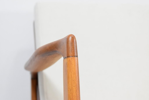 Skandinavisches Zweisitzer-Sofa, Cremefarbener Stoff