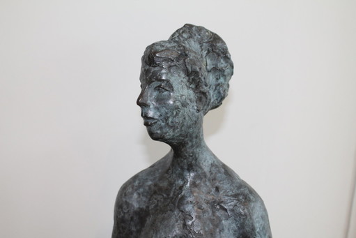 Frau von Welt - De Jong – Elly De Jong, beeldhouwkunst, Bronze, Modern