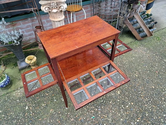Image 1 of Antiker klassischer Teetisch, Weinschrank, Whisky Bar mit 3 Türen Abmessung 56x34cm und 76cm hoch
