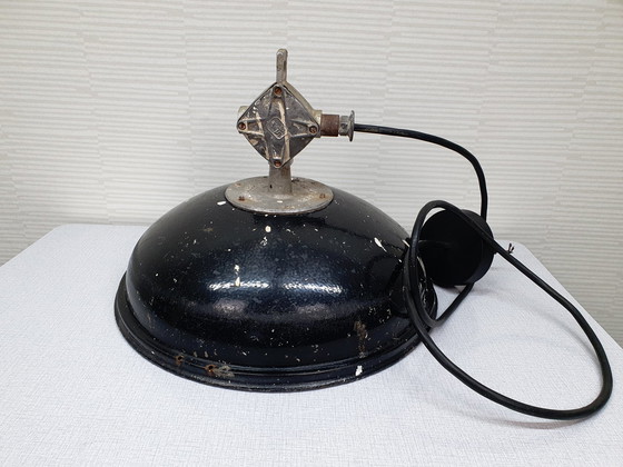 Image 1 of Schwere industrielle Fabriklampe. Schwarz Emaille Pendelleuchte.