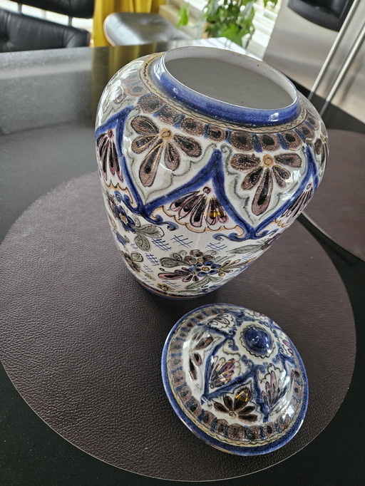 Topfvase mit Deckel