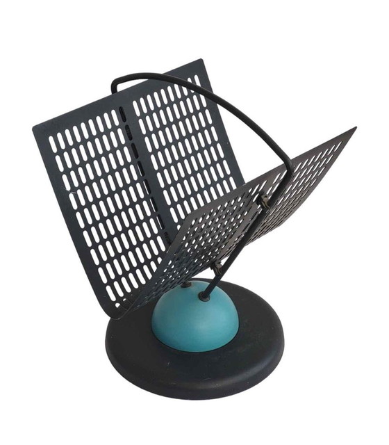 Image 1 of Zeitschriftenhalter aus perforiertem Metall