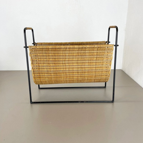 Image 1 of Mid-Century Rattan Bauhaus Zeitschriftenständer, Frankreich 1970er