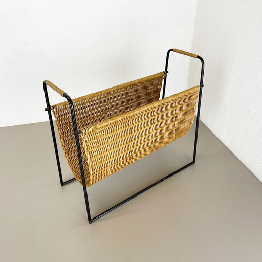 Mid-Century Rattan Bauhaus Zeitschriftenständer, Frankreich 1970er