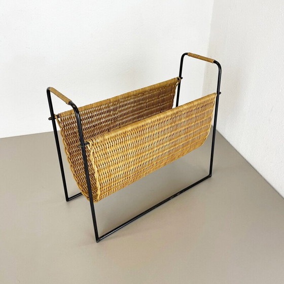 Image 1 of Mid-Century Rattan Bauhaus Zeitschriftenständer, Frankreich 1970er