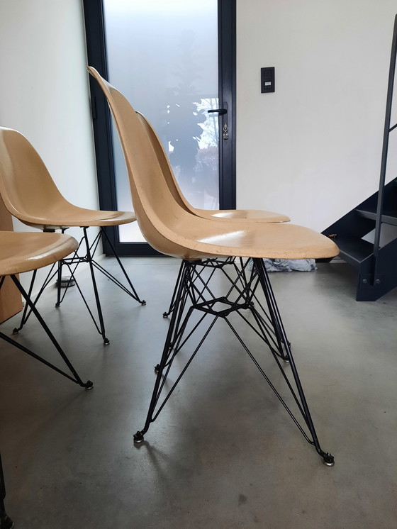 Image 1 of 4x Herman Miller Eames Chair
