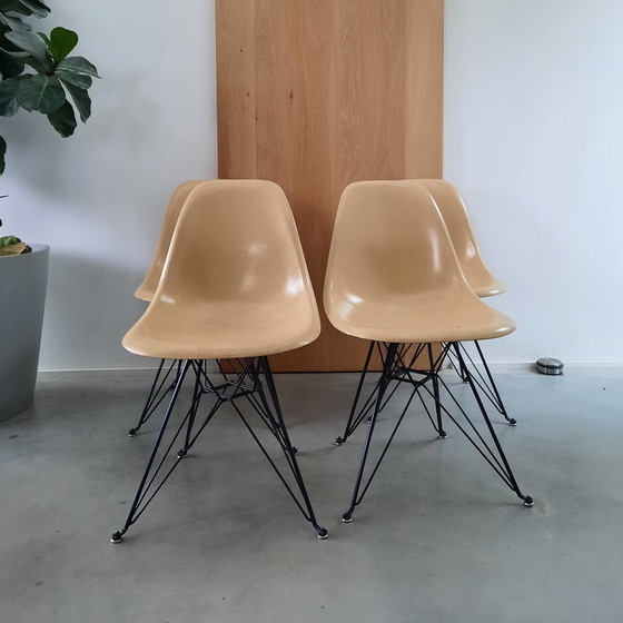 Image 1 of 4x Herman Miller Eames Chair