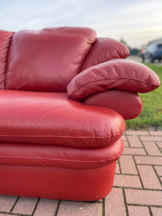 Image 1 of Schönes Natuzzi Rotes Leder Ecksofa mit Ottomane