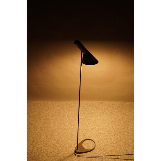 Image 1 of Stehlampe aus grauem Metall von Arne Jacobsen für Louis Poulsen, Dänemark 1970