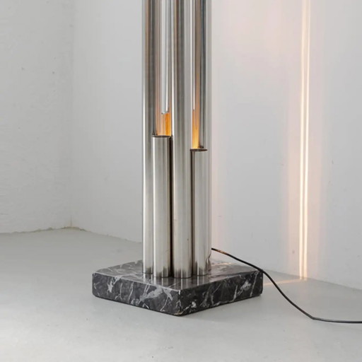 Skulpturale italienische Vintage Lampe – vloerlampen, Marble, Chrome, Italian Design (photo 2 of 8)
