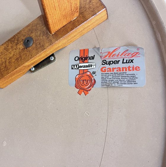 Image 1 of Werzalite-Tisch