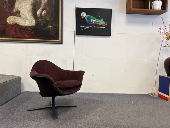 Image 1 of Label Seat 24 Niedriger Drehsessel