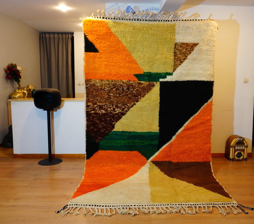 Marokkanischer Berberteppich – 257 cm x 155 cm – farbige Wolle