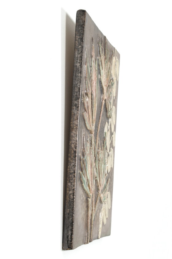 Image 1 of Wandteller aus Majolika-Amaryllis