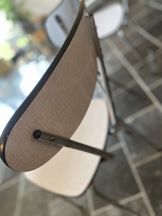 Image 1 of Satz von 3 Formica Stühlen mit Chrom in schönem Zustand. 1960s.