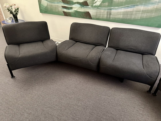 Image 1 of 2 Exemplare des 3-Sitzer-Sofas Modell 125 Veranda 3 von Vico Magistretti für Cassina aus den 1980er Jahren.