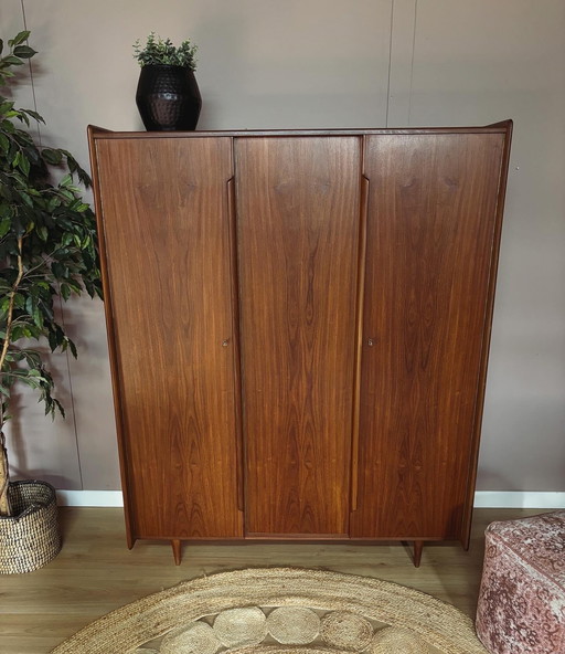 Vintage Teakholz Designer Kleiderschrank