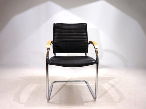 Thonet S74 Esszimmerstuhl aus Leder von Josef Gorica, 1990