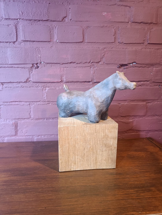 Image 1 of Pferdestatue auf Sockel