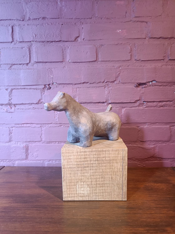 Image 1 of Pferdestatue auf Sockel